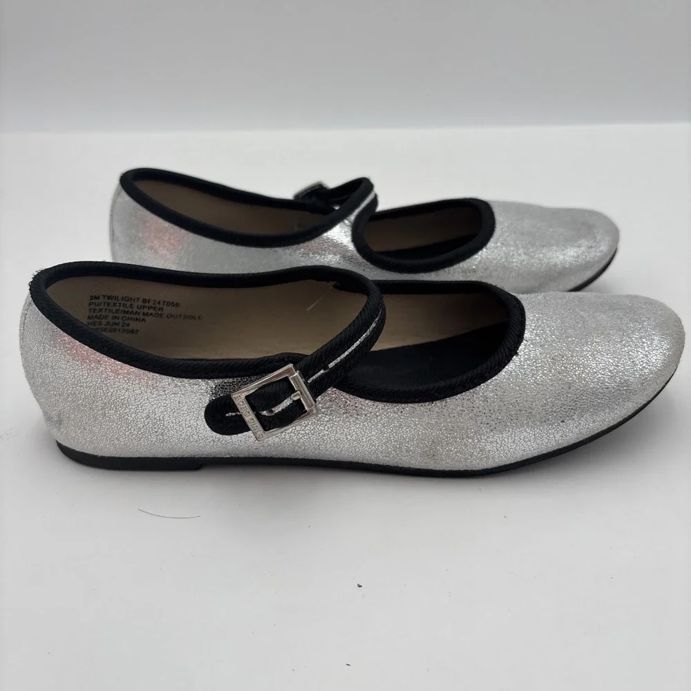 BCBG‎ Girls Silver Buckle Mary Jane Flats Girls Round Toe Low Top Rubber Sole